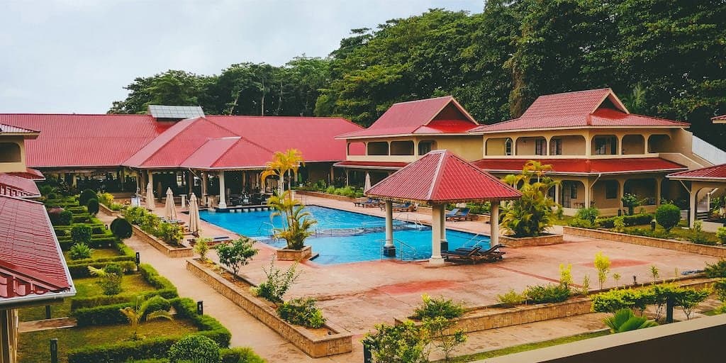 Oasis Hotel Praslin — Grand Anse property